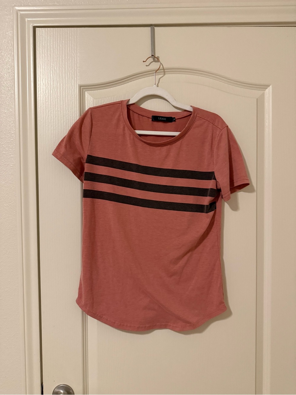 Casual Dusty Rose Short-Sleeve Tee with Black Stripes